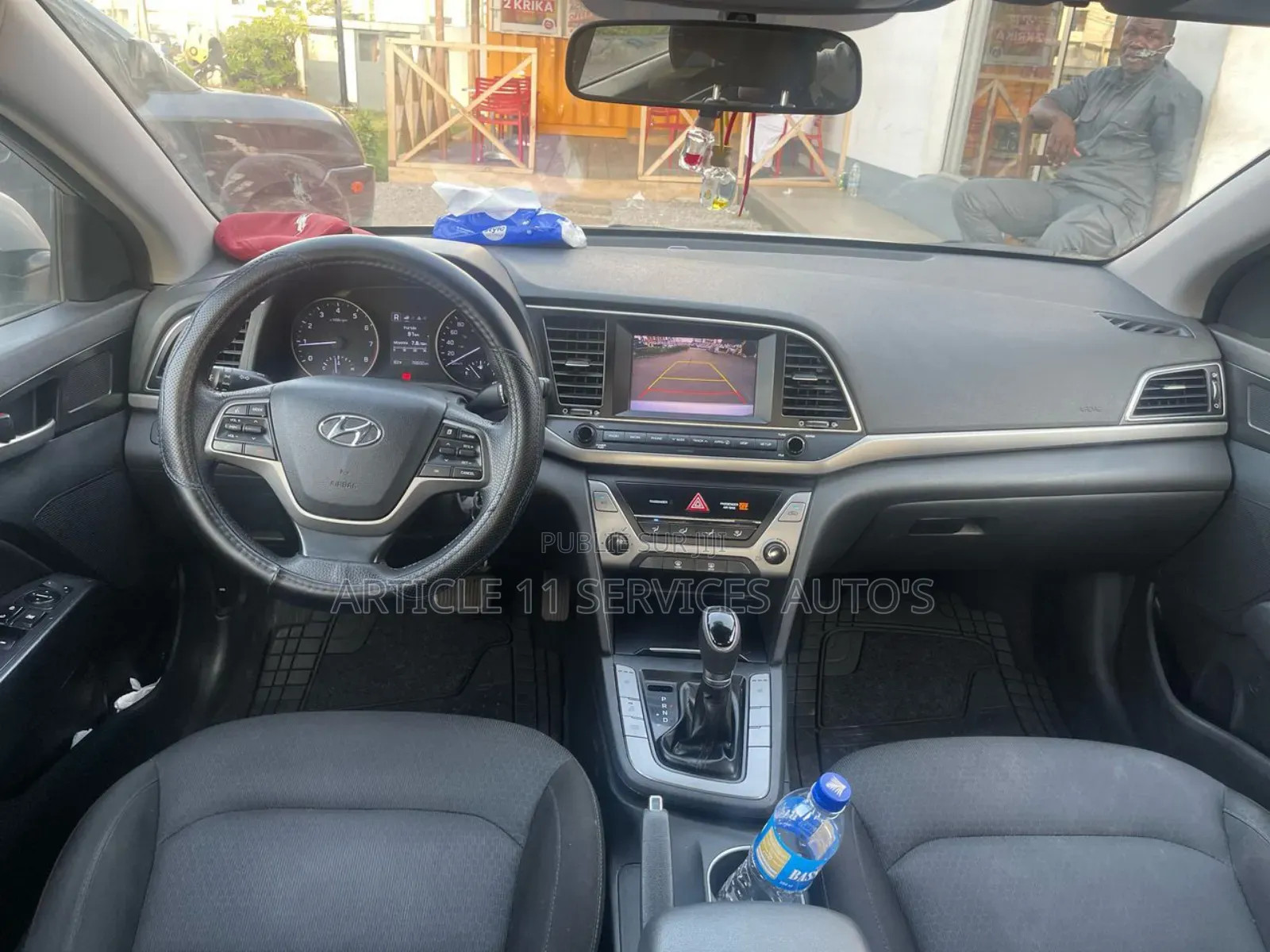 Hyundai Elantra Limited Sedan FWD (2.0L 4cyl 6A) 2017 Gris