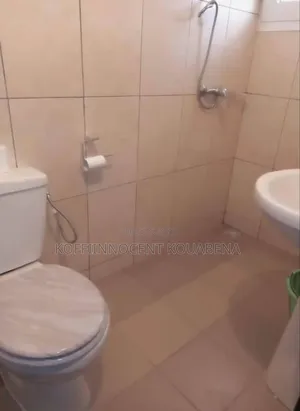 5chbre Villa dans Cocody à Vendre