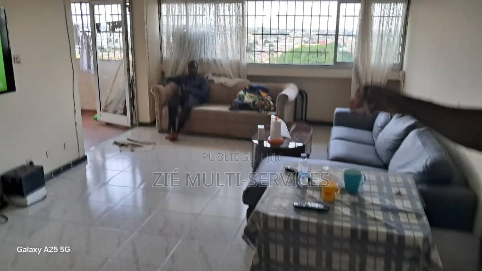 Furnished 5chbre Appartement dans Zié Multi-Service, Cocody à Vendre