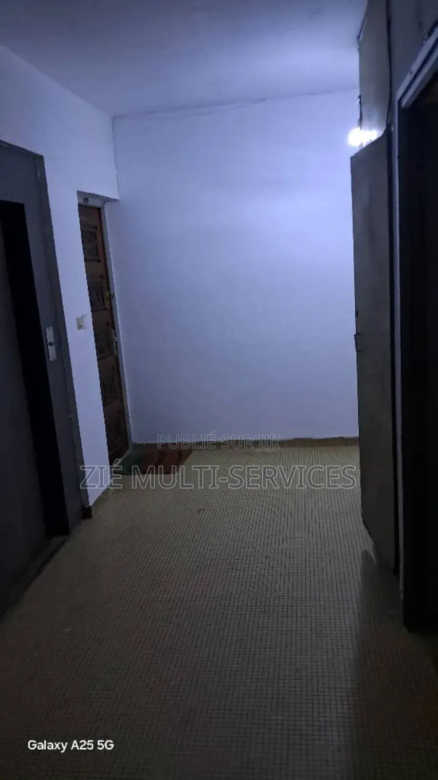 Furnished 5chbre Appartement dans Zié Multi-Service, Cocody à Vendre