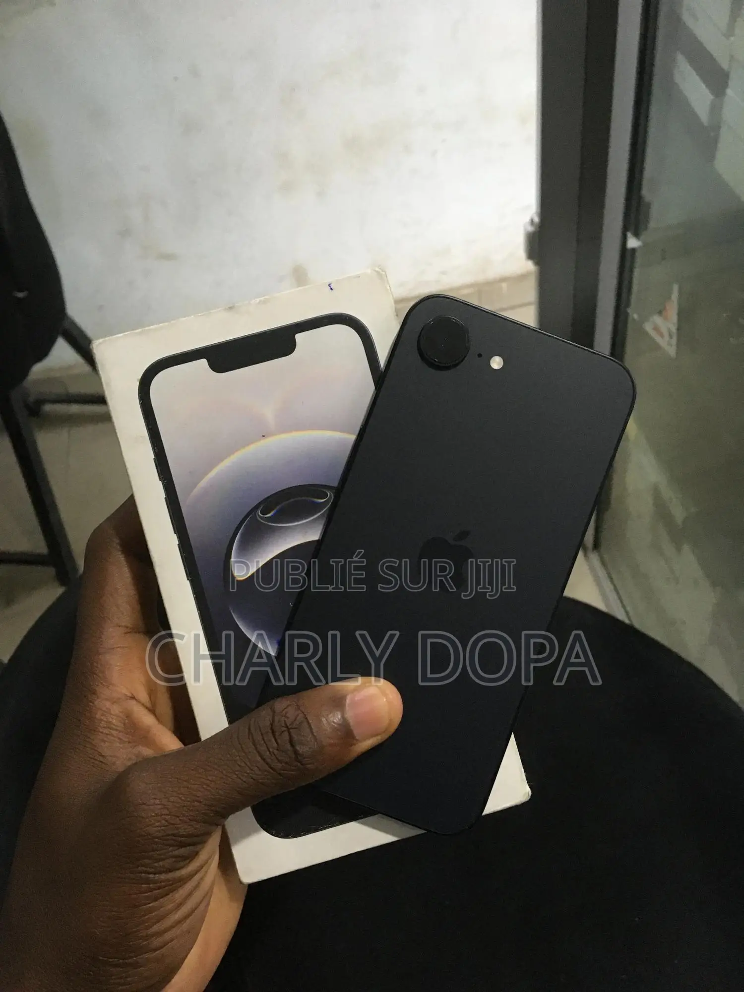 Apple iPhone 16e 128 GB Noir