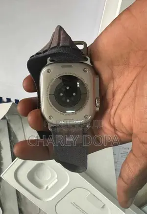 Photo - Apple Watch Ultra 1 Quasi Neufs