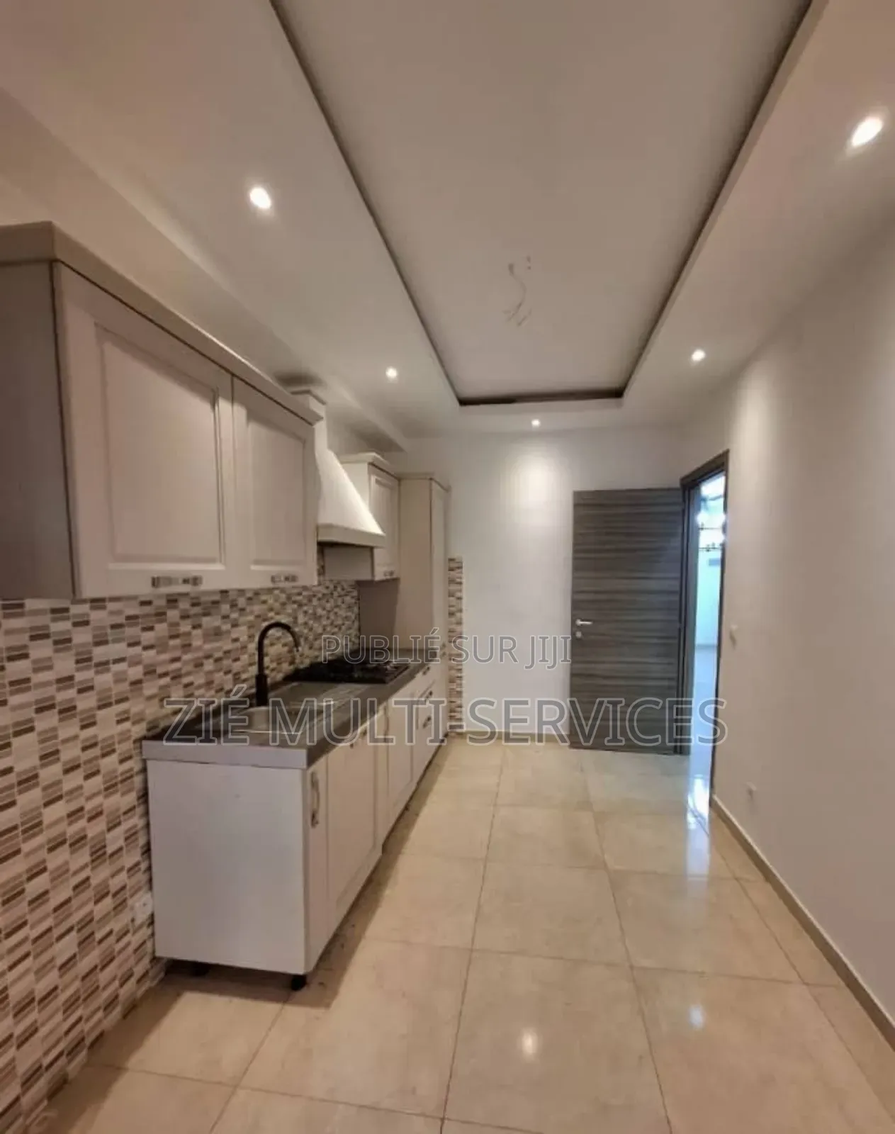 Furnished 4chbre Appartement dans Zié Multi-Service, Port-Bouët