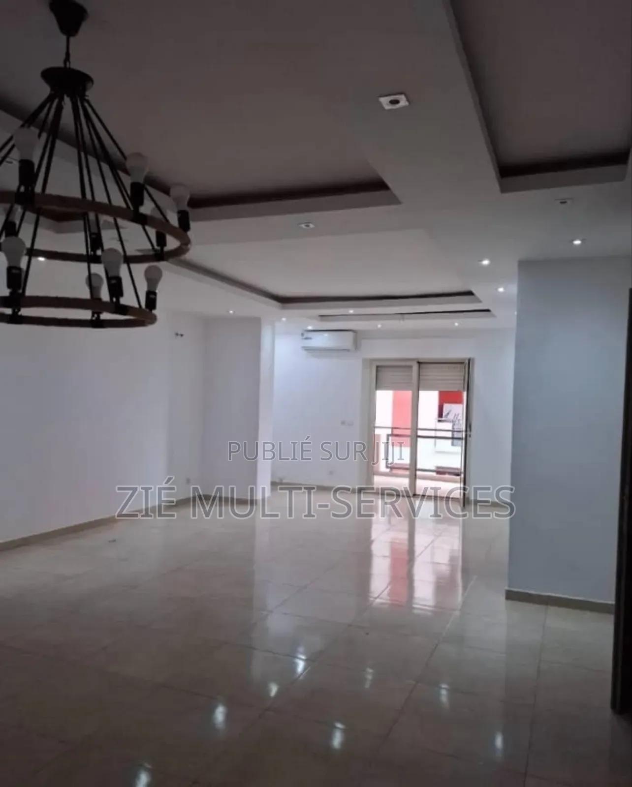 Furnished 4chbre Appartement dans Zié Multi-Service, Port-Bouët