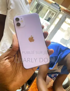 Photo - Apple iPhone 11 64 GB Jaune