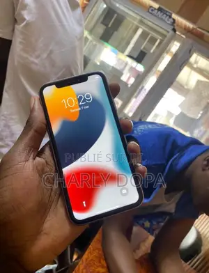 Apple iPhone 11 64 GB Jaune