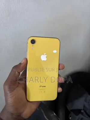 Photo - Apple iPhone XR 64 GB Rouge