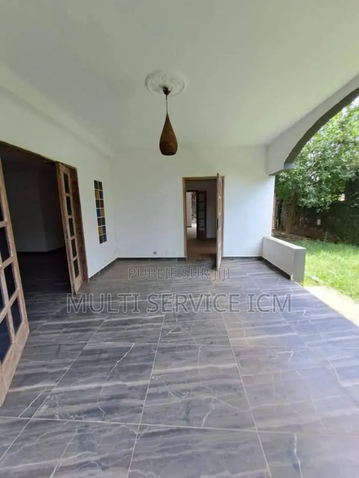 Furnished 7chbre Maison de ville / Terrasse à Louer