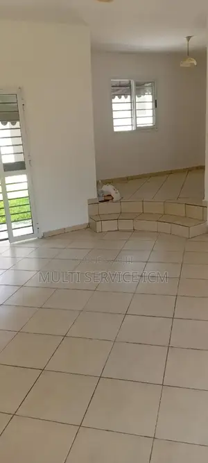 Photo - Furnished 6chbre Duplex dans Ismael Coulibaly, Bingerville à Louer