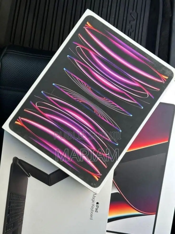 New Apple iPad Pro 11 (2024) 128 GB Autre