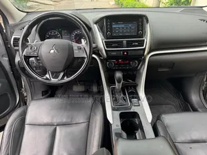 Mitsubishi Eclipse 2019 Gris