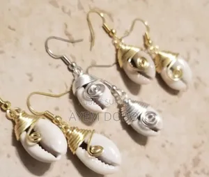 Boucle d'Oreilles Cauris Et Perle