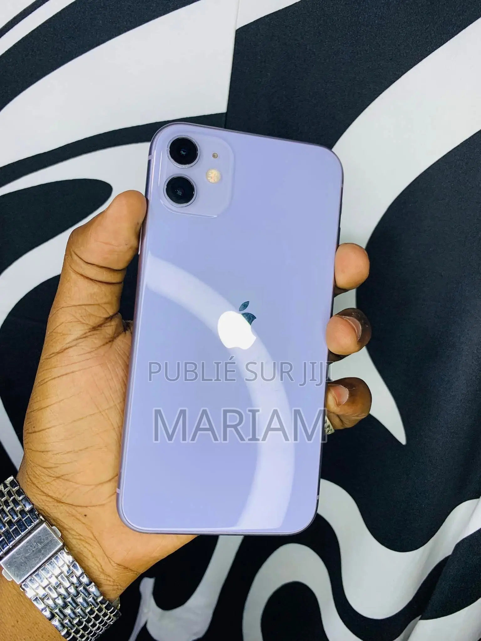 New Apple iPhone 11 64 GB Violet