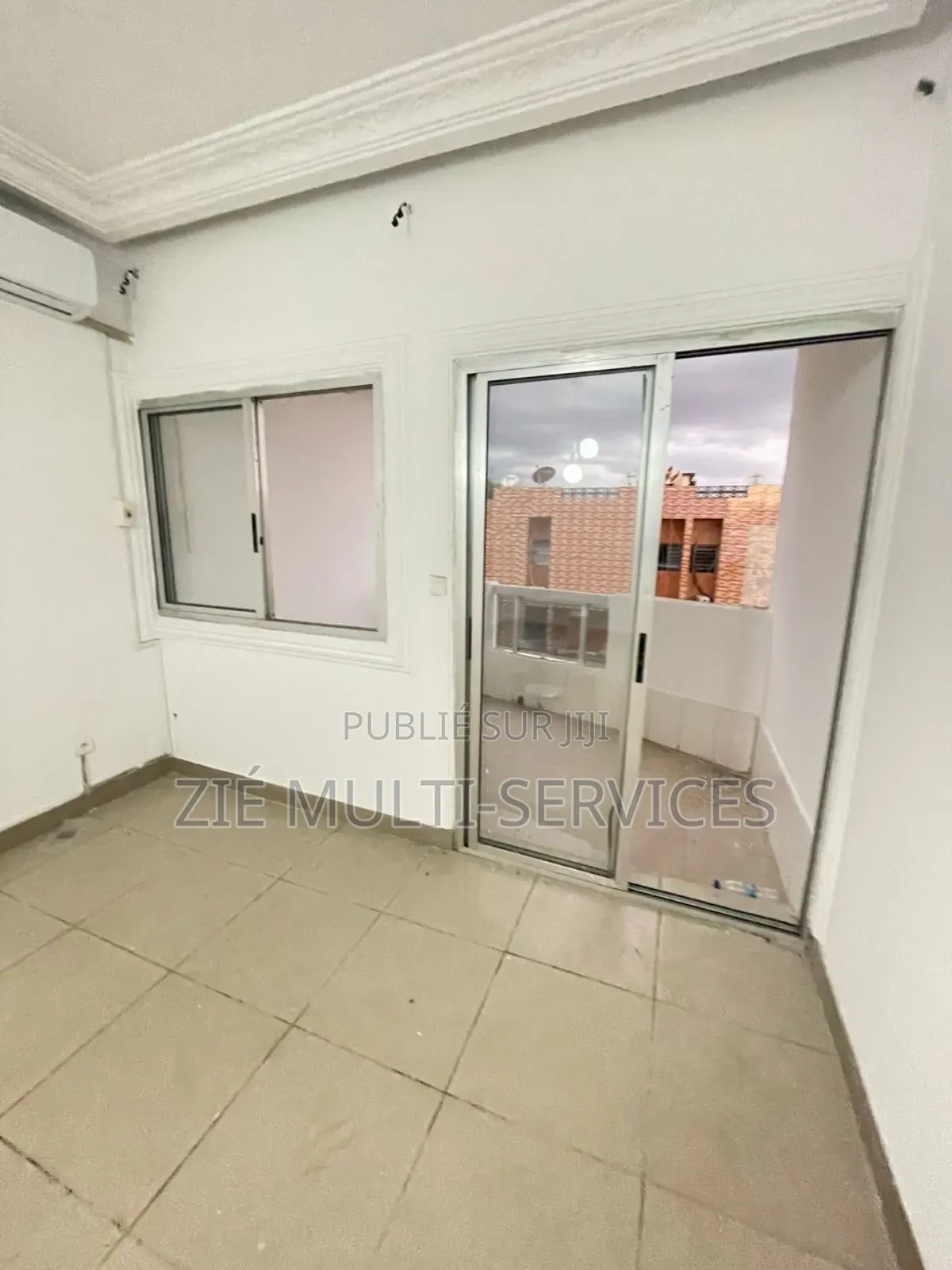 4chbre Appartement dans Zié Multi-Service, Marcory à Vendre