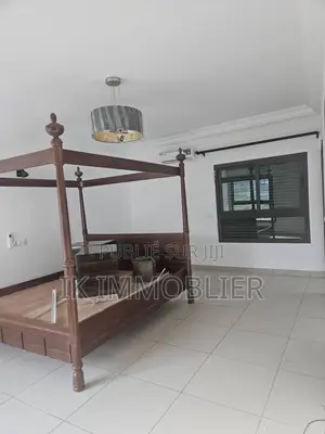 7chbre Villa dans Cocody à Louer