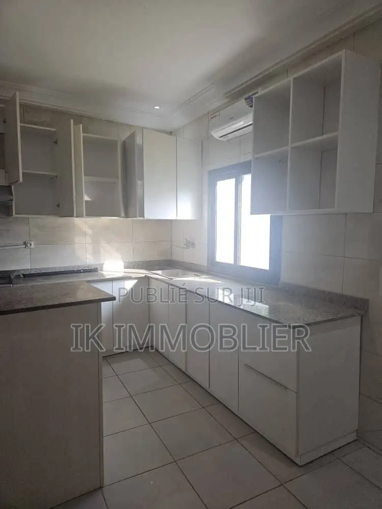 7chbre Villa dans Cocody à Louer