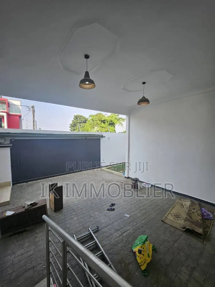 7chbre Villa dans Cocody à Louer