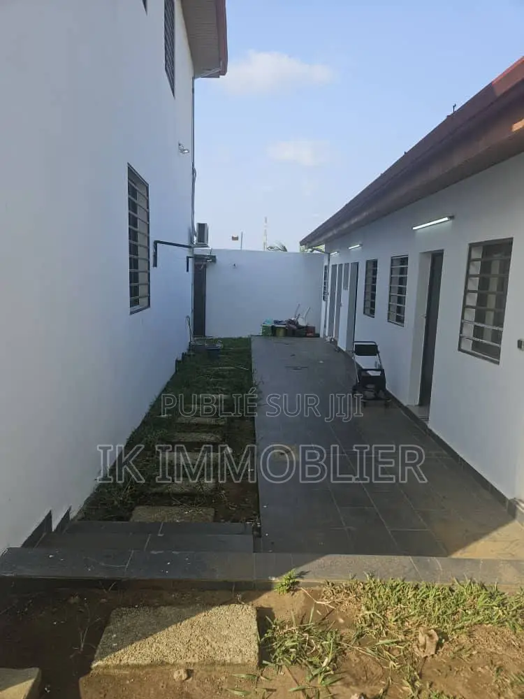 7chbre Villa dans Cocody à Louer