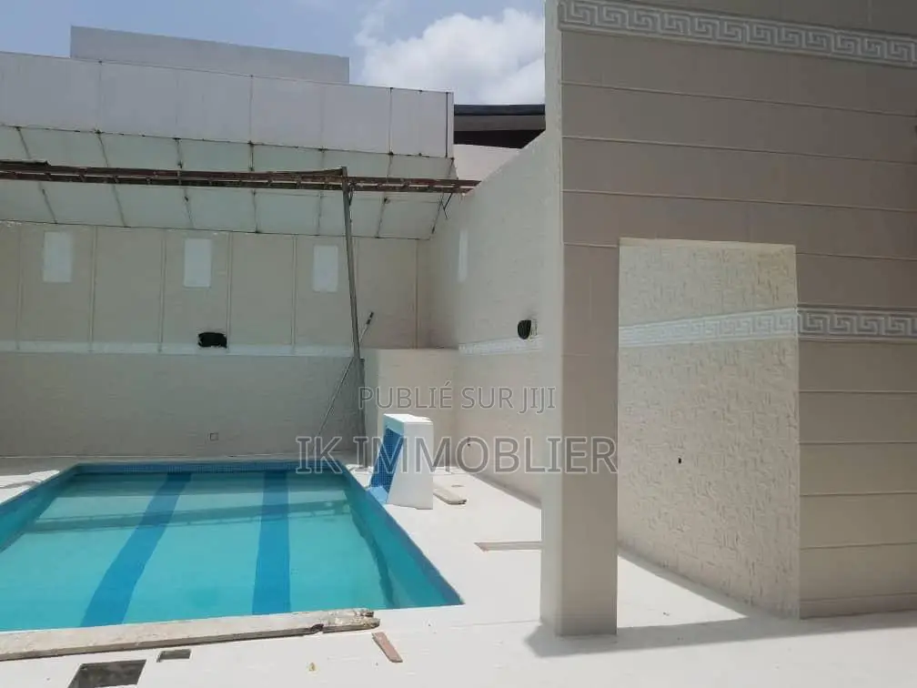 9chbre Villa dans Cocody à Vendre
