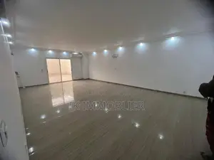 9chbre Villa dans Cocody à Vendre
