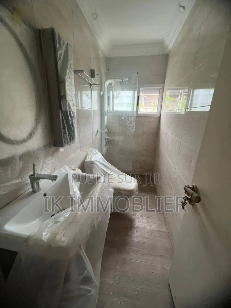 9chbre Villa dans Cocody à Vendre