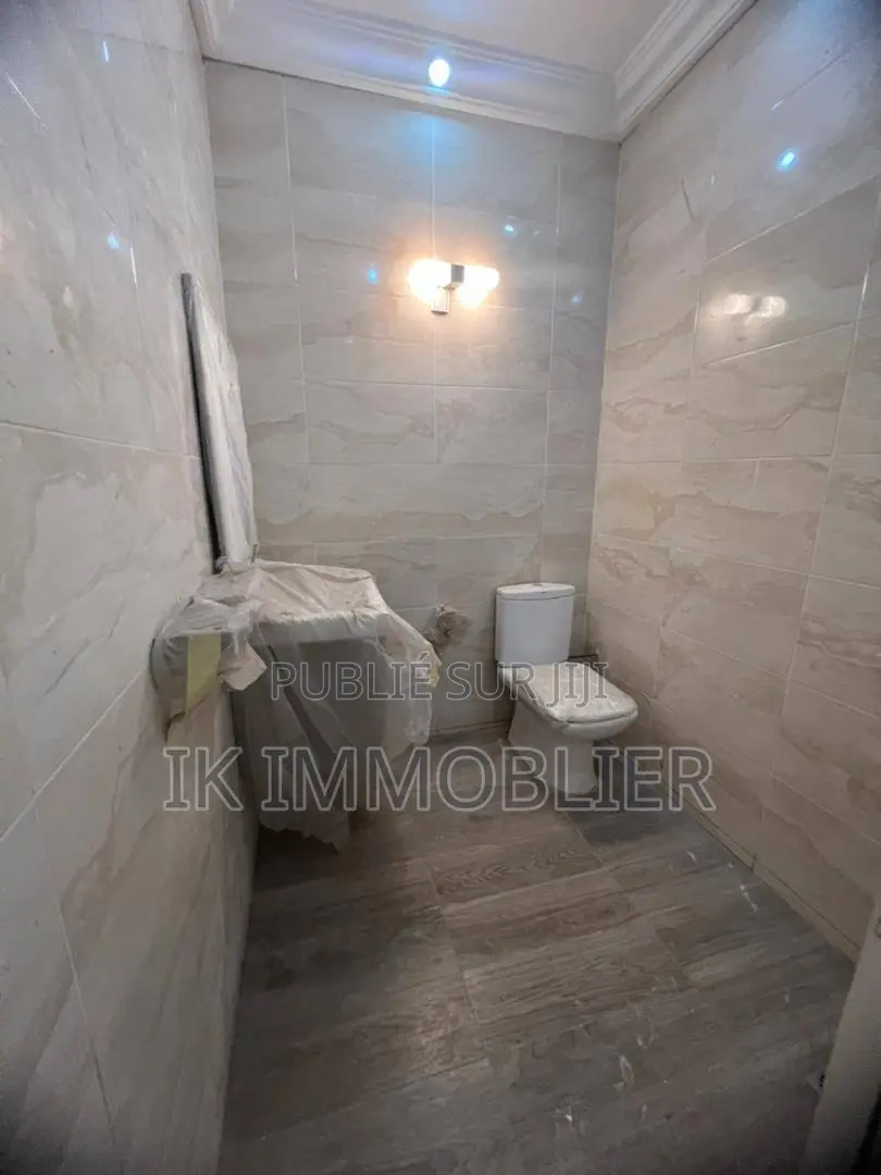 9chbre Villa dans Cocody à Vendre