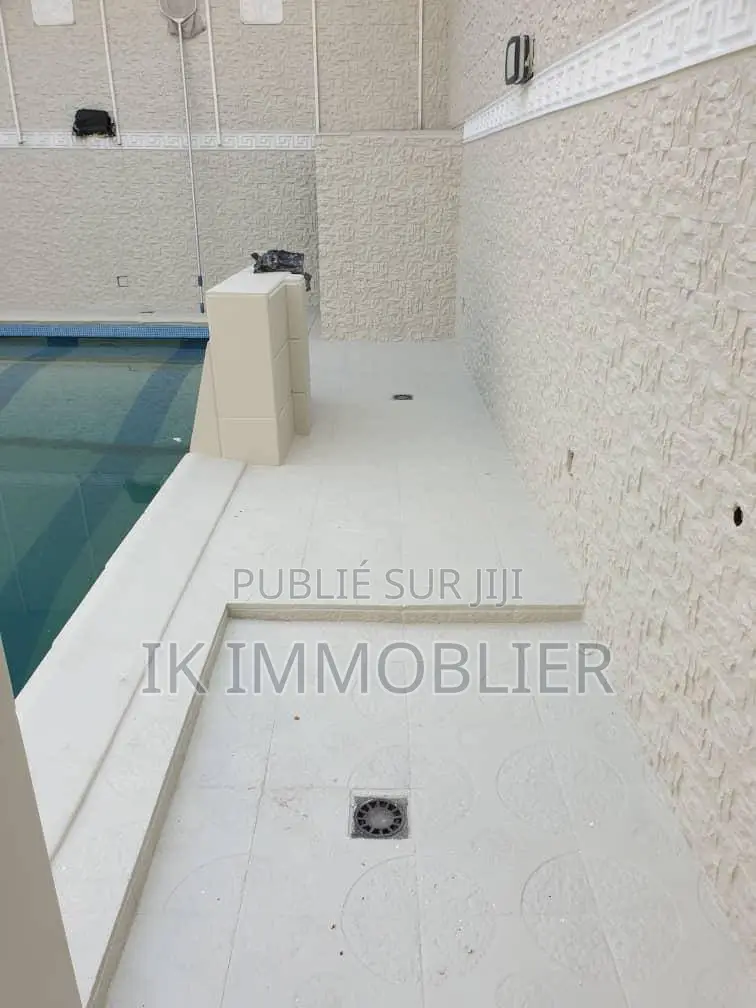 9chbre Villa dans Cocody à Vendre