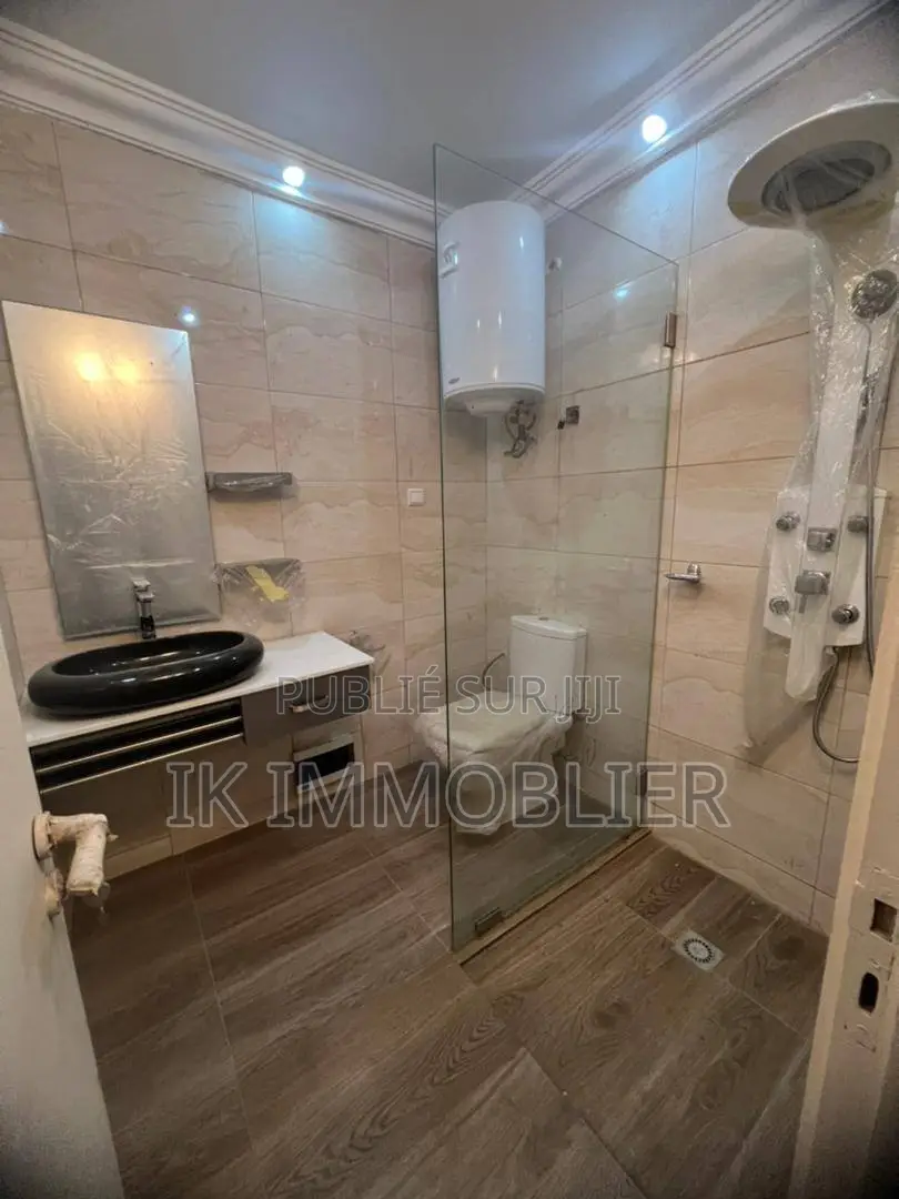 9chbre Villa dans Cocody à Vendre