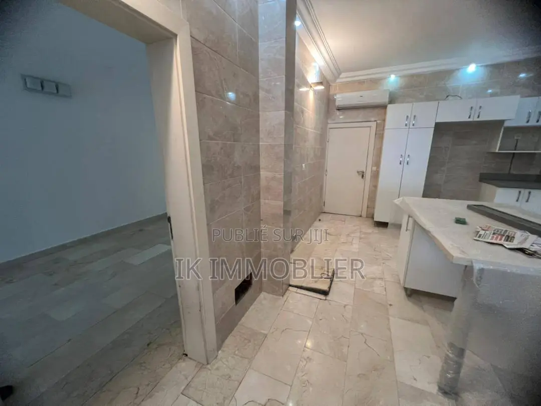 9chbre Villa dans Cocody à Vendre