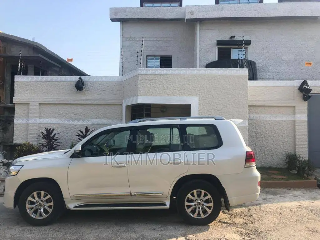 9chbre Villa dans Cocody à Vendre