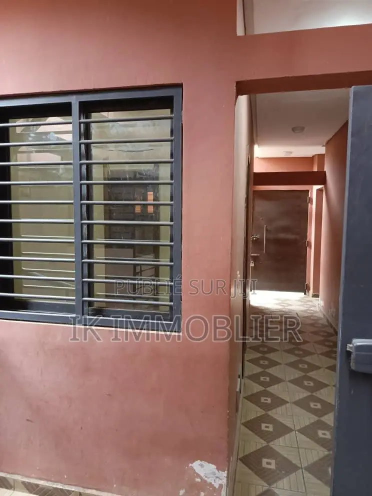 3chbre Villa dans Yopougon à Vendre