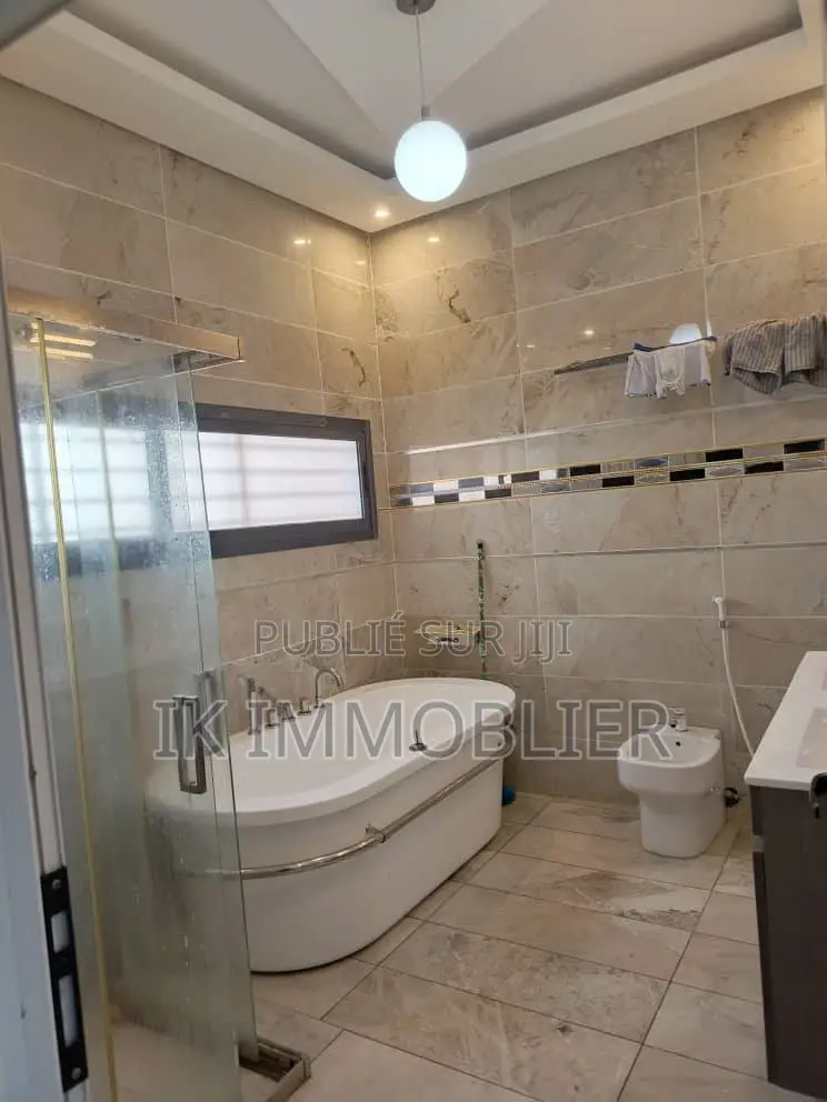 3chbre Villa dans Yopougon à Vendre