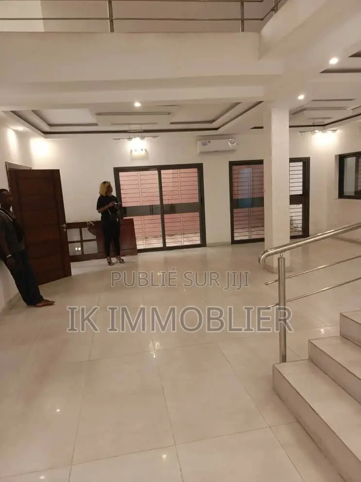 3chbre Villa dans Yopougon à Vendre