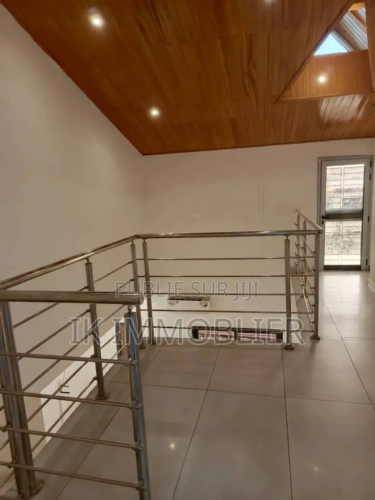 3chbre Villa dans Yopougon à Vendre