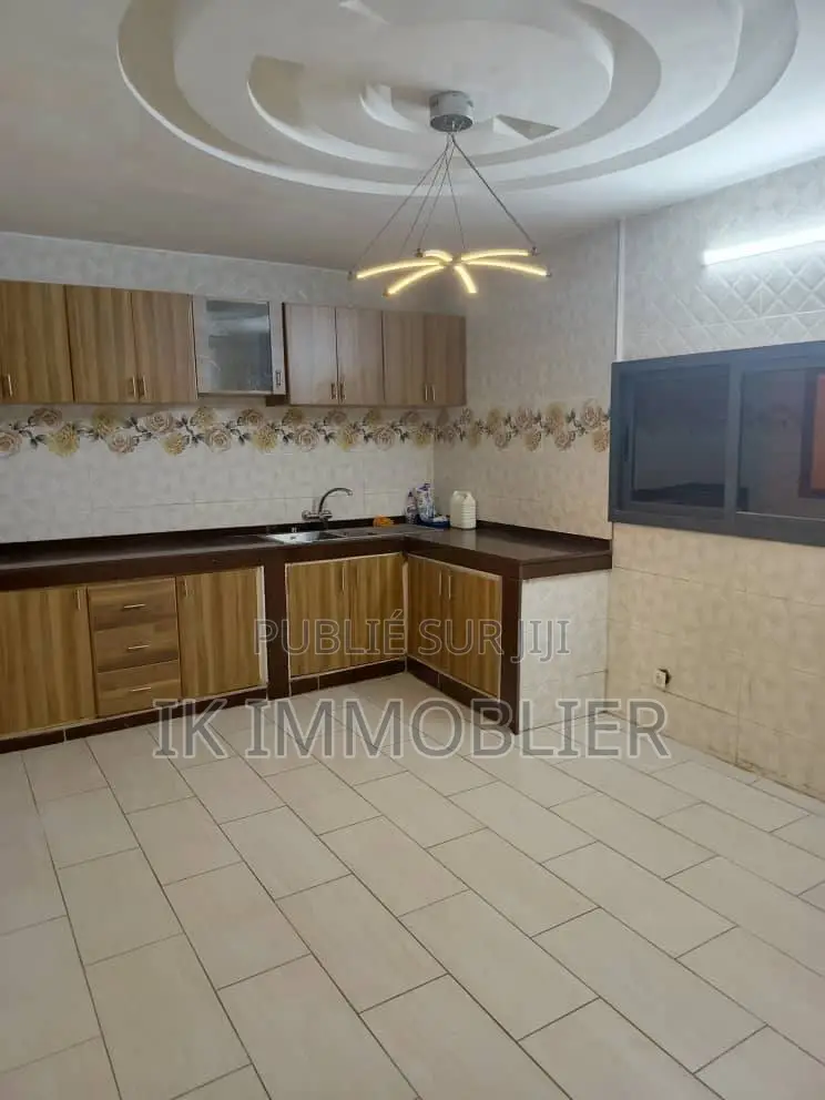 3chbre Villa dans Yopougon à Vendre