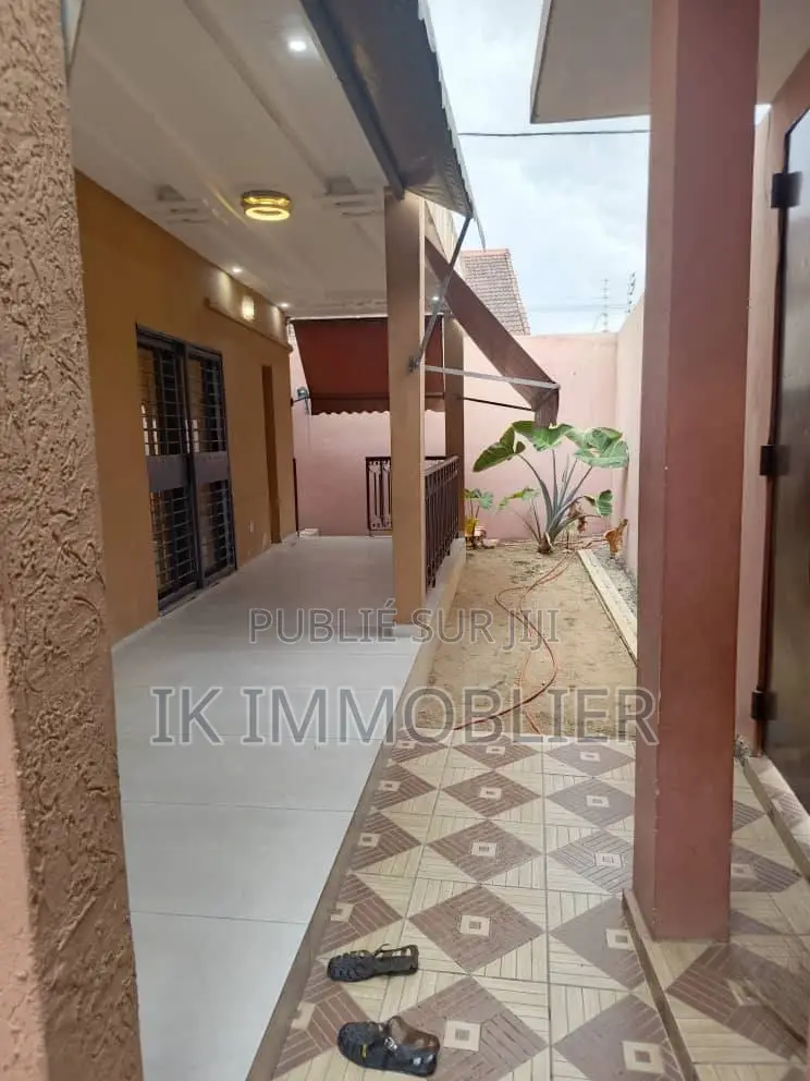 3chbre Villa dans Yopougon à Vendre