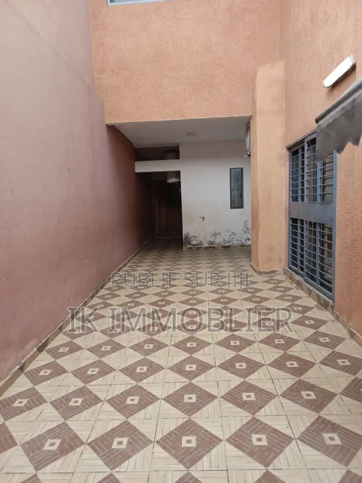 3chbre Villa dans Yopougon à Vendre