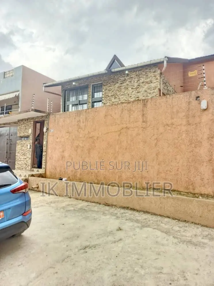 3chbre Villa dans Yopougon à Vendre