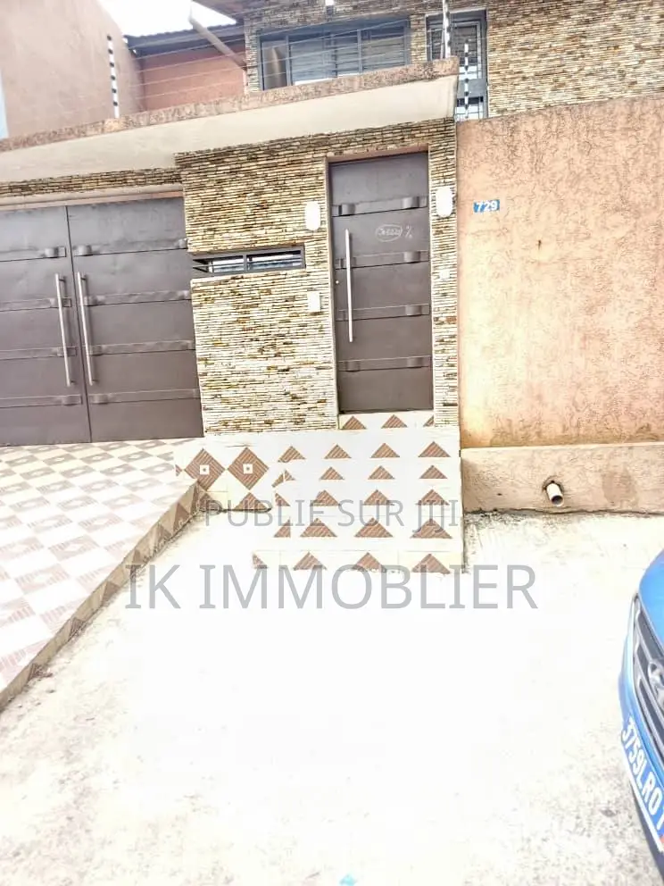 3chbre Villa dans Yopougon à Vendre