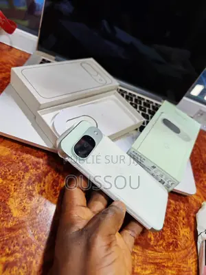 Photo - Google Pixel 9 128 GB Jaune