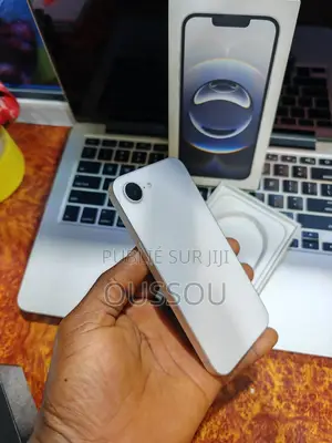 Photo - Apple iPhone 16e 128 GB Blanc