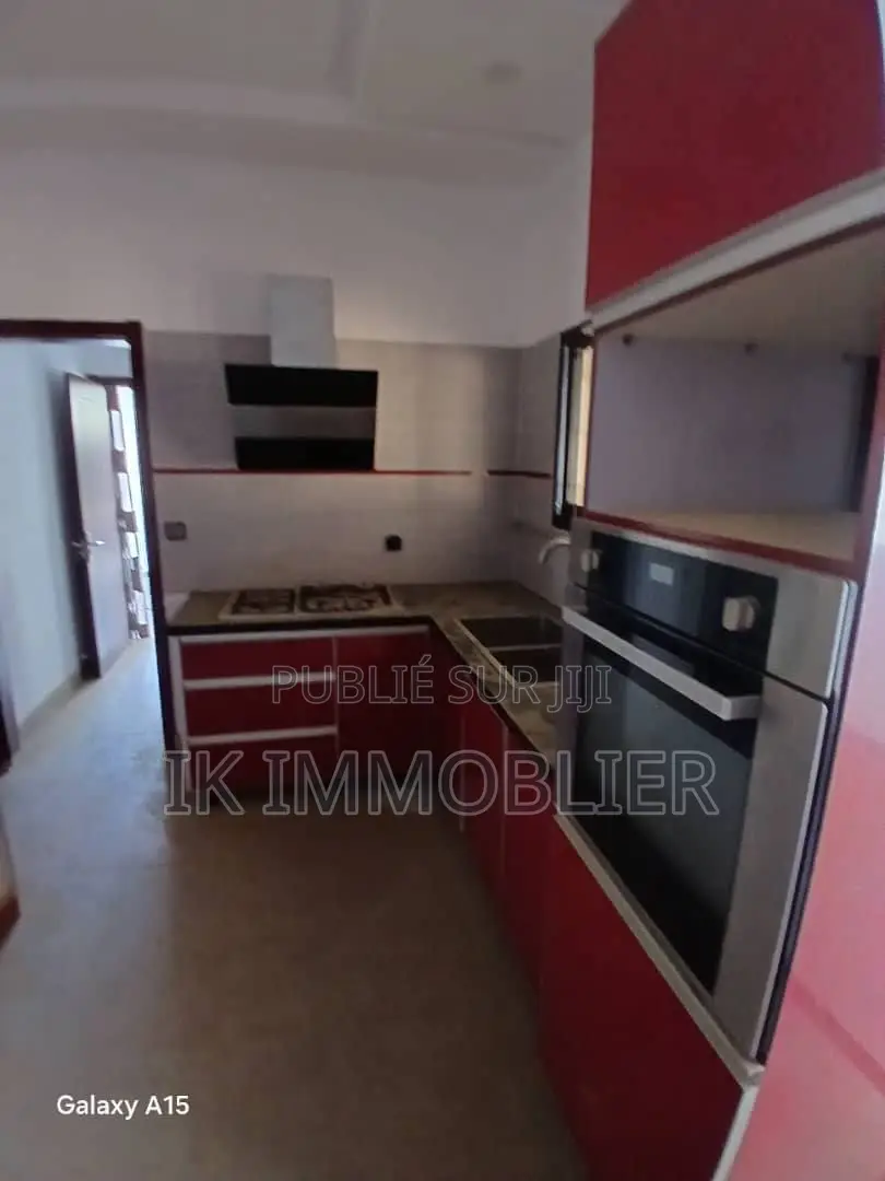 9chbre Villa dans Cocody à Louer