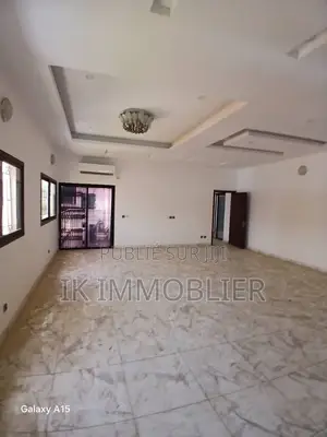 9chbre Villa dans Cocody à Louer
