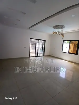 9chbre Villa dans Cocody à Louer