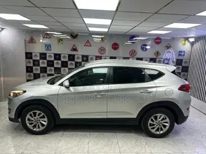 Photo - Hyundai Tucson 2016 Gris