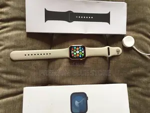 Apple Watch Série 10 42mm Quasi Neuf Avec Le Carton