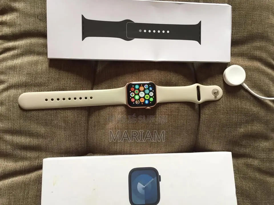Apple Watch Série 10 42mm Quasi Neuf Avec Le Carton