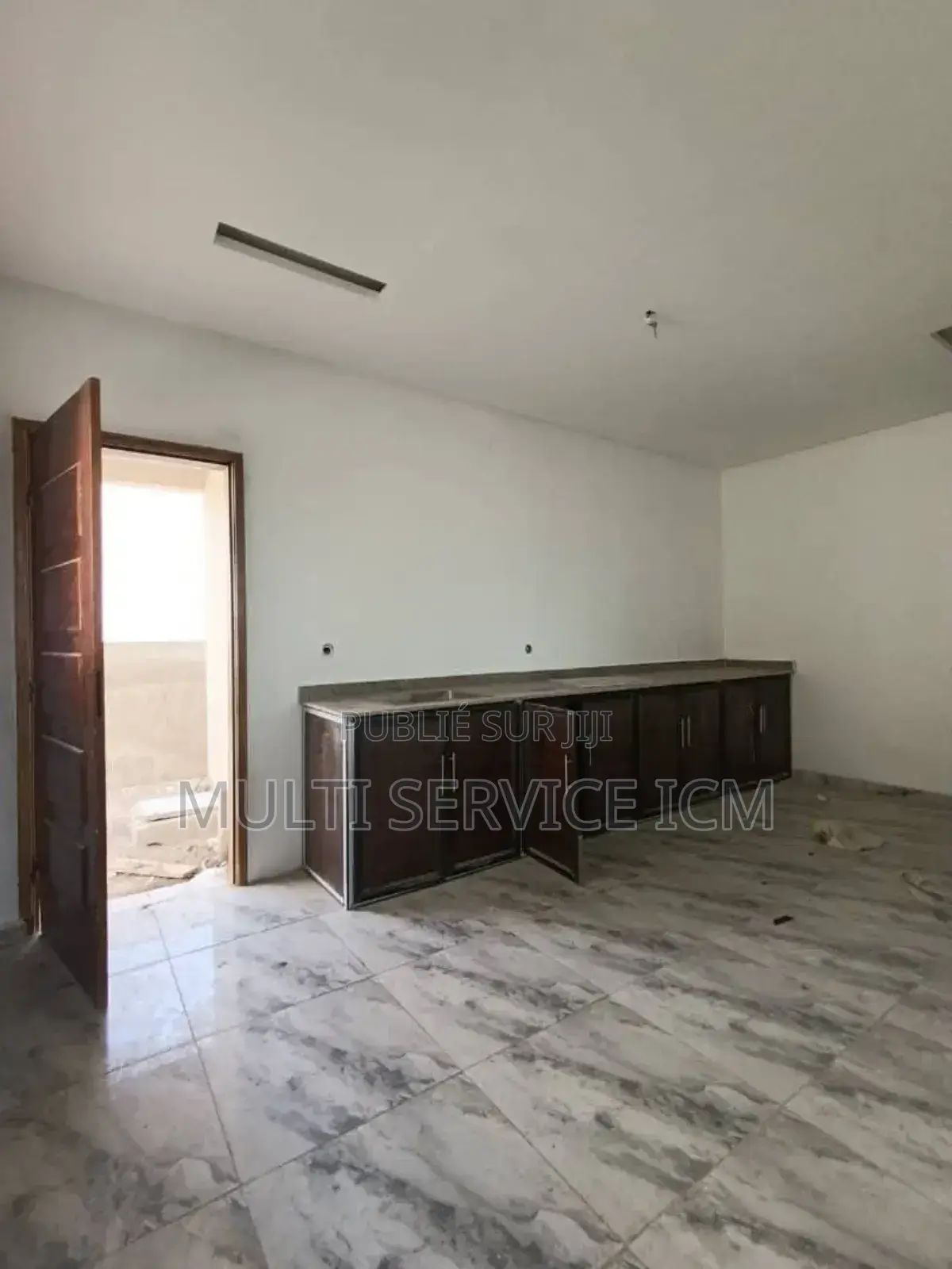 7chbre Duplex dans Coulibaly Ismael, Cocody à Vendre