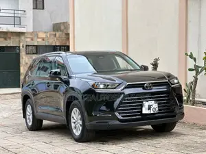 Toyota Grand Highlander XLE 2025 Noir