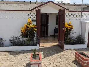 3chbre Villa dans Yozalem, Cocody à Vendre